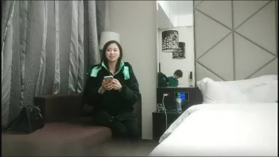 tt520草榴社區90後美女含著個大鸡鸡還能笑這麽開心國産超靓波神MM做愛真大真是洶湧澎湃