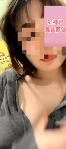 STP30682卡哇伊眼镜少女外表甜美男友操逼多毛骚穴被舔的好舒服跳蛋磨蹭阴蒂按住双腿爆插无套内射